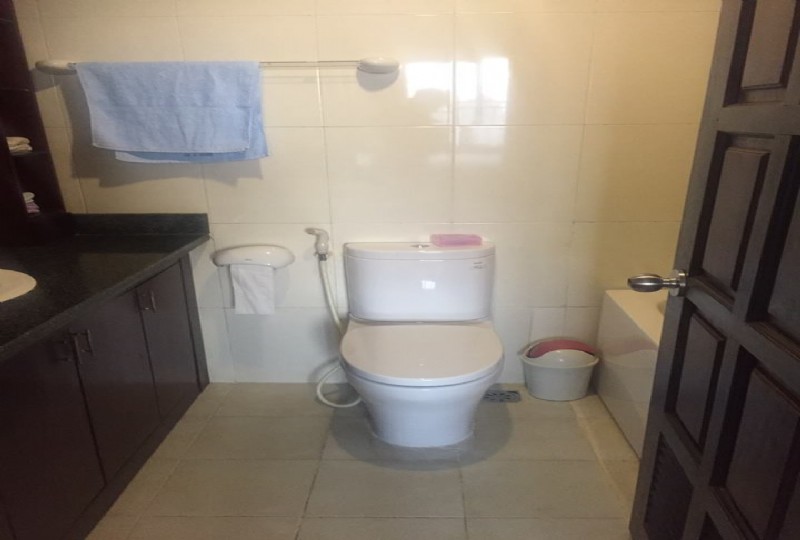Bán biệt thự khu dãy đường đôi C2 CIputra hướng Nam. Hướng Nam. 4