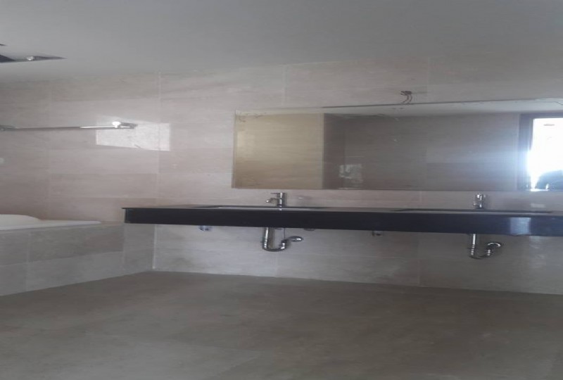 Bán căn hộ 267 m2 tòa L2 Ciputra Giá 11 tỷ 9