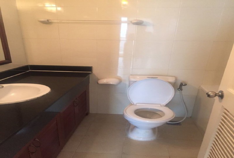 Bán căn hộ Tòa E1 Ciputra 153 m2 - 4 phòng ngủ- 6 ban công 4