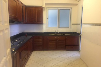 Bán căn hộ Tòa E1 Ciputra 153 m2 - 4 phòng ngủ- 6 ban công
