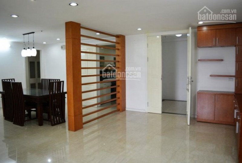 Bán căn hộ View toàn bộ sân Golf 4 ngủ, 7