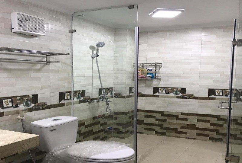 Bán nhà riêng bên trong đê Âu Cơ, Giá 5.8 tỷ -76 m hướng Đông NAm 8