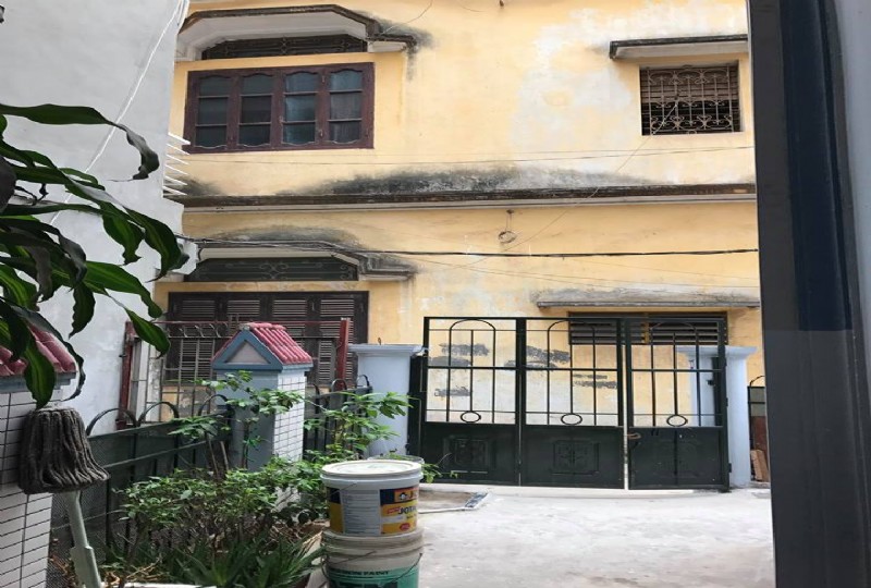 Bán nhà riêng bên trong đê Âu Cơ, Giá 5.8 tỷ -76 m hướng Đông NAm 7