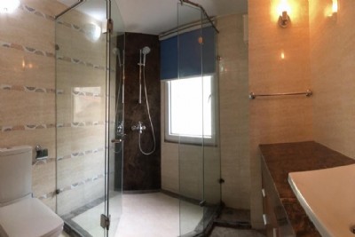 Cho thuê nhà riêng mặt hồ Tây, đường Vệ Hồ, Lạc Long Quân, Quận Tây Hồ, Hà Nội