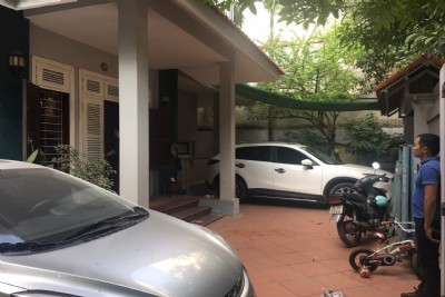 Cho thuê biệt thự sân vườn mặt phố Trịnh Công Sơn, Đường ven hồ, Tây Hồ, Hà Nội 