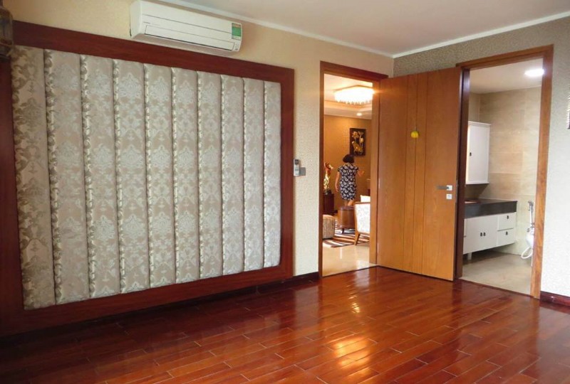 Cho thuê căn hộ 3 ngủ Tòa L2 CIputra , căn hộ sửa đẹp 1