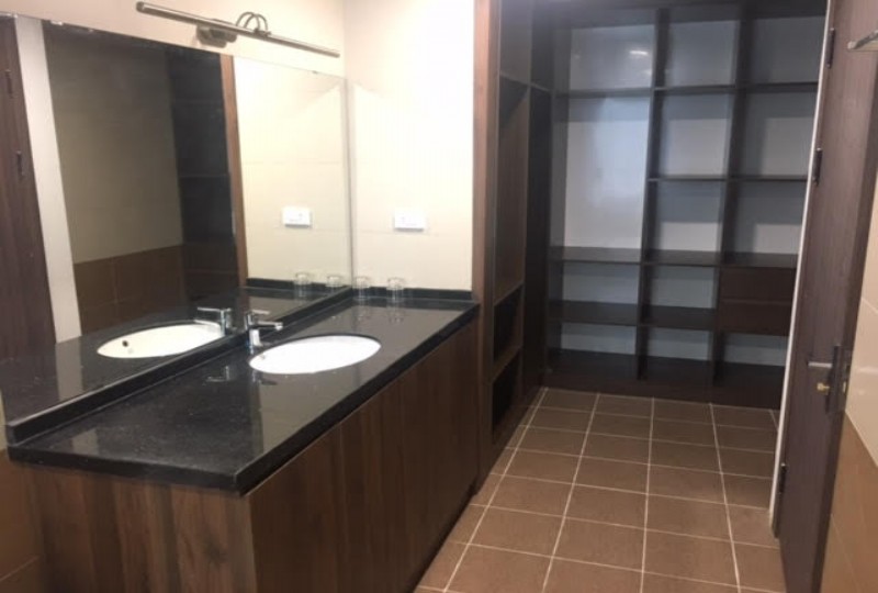 Cho thuê Tòa nhà căn hộ mặt đường Tô Ngọc Vân, view hồ tây 10