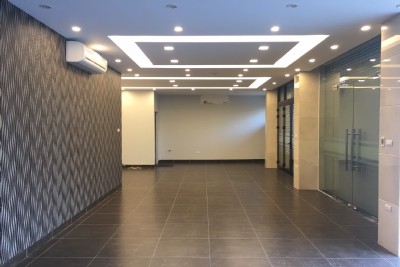 Cho thuê văn phòng tầng 1 Đường Chính Nghi Tàm. Giá cho thuê 800 usd/1 tháng
